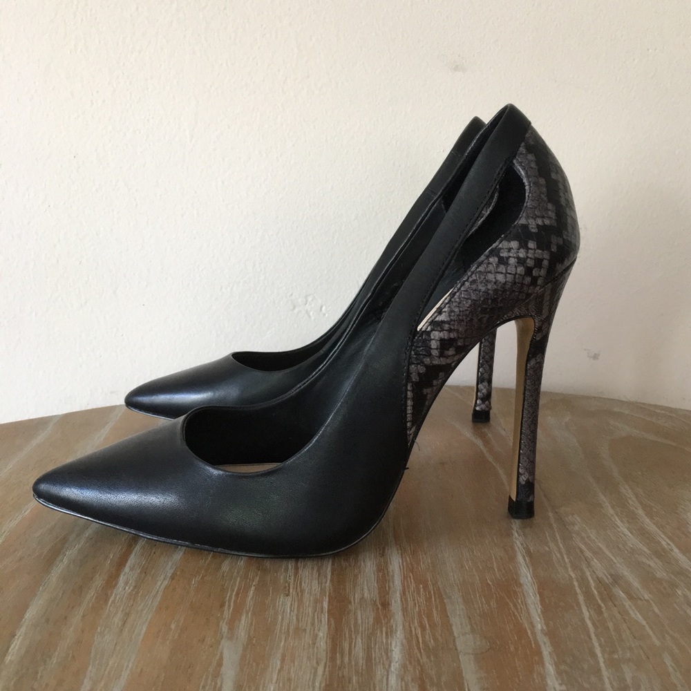 Zara Black Snakeskin Print  Pointed Toe Heels